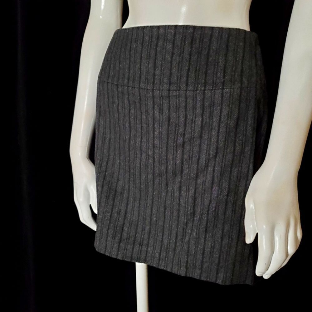 Banana Republic Gray & Black Striped Skirt